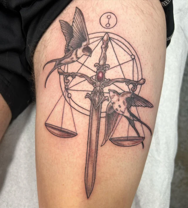 A beautiful balancing of the scales with some subtle geographical and whimsical swallows for Jonathan! I really enjoyed the precision work of making the delicate lines contrast the bolder ones which produced a very clean yet intense finish. ❤️🥰🙏✨ - @colleenajsmith